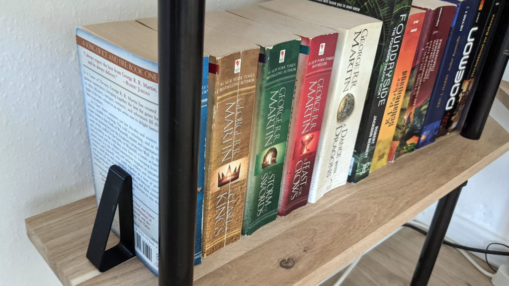 Upgrade Your Bookshelf With Stylish 3D Print Bookends